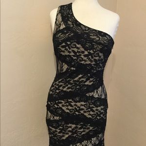 Black lace bodycon dress